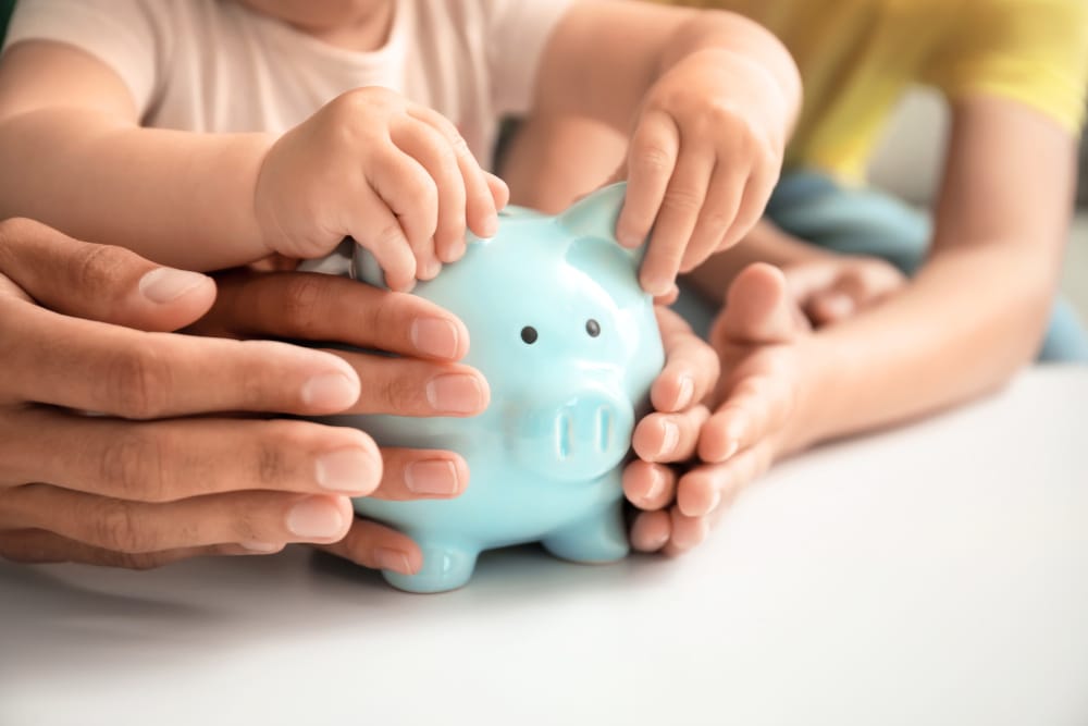 Kinderzuschlag 2026: Neue Einkommensgrenzen entlasten Alleinerziehende